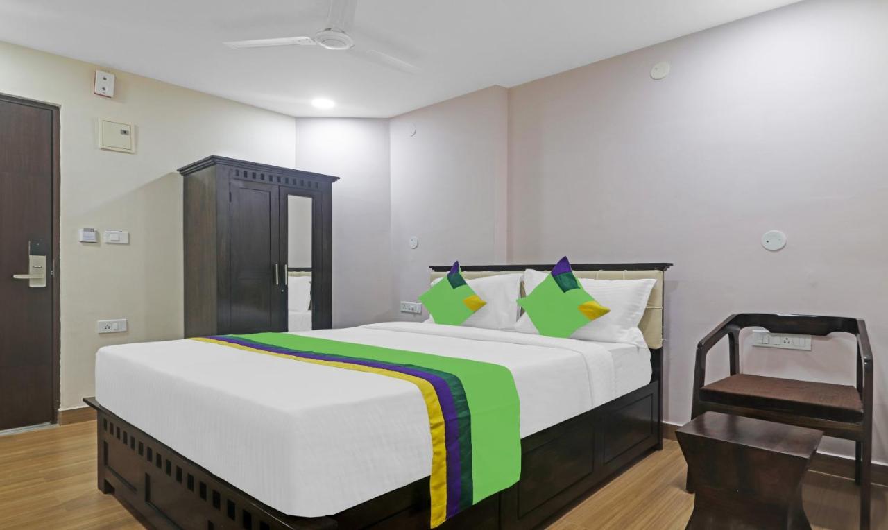 Hotel Treebo Purple Square Hyderabad Exterior foto