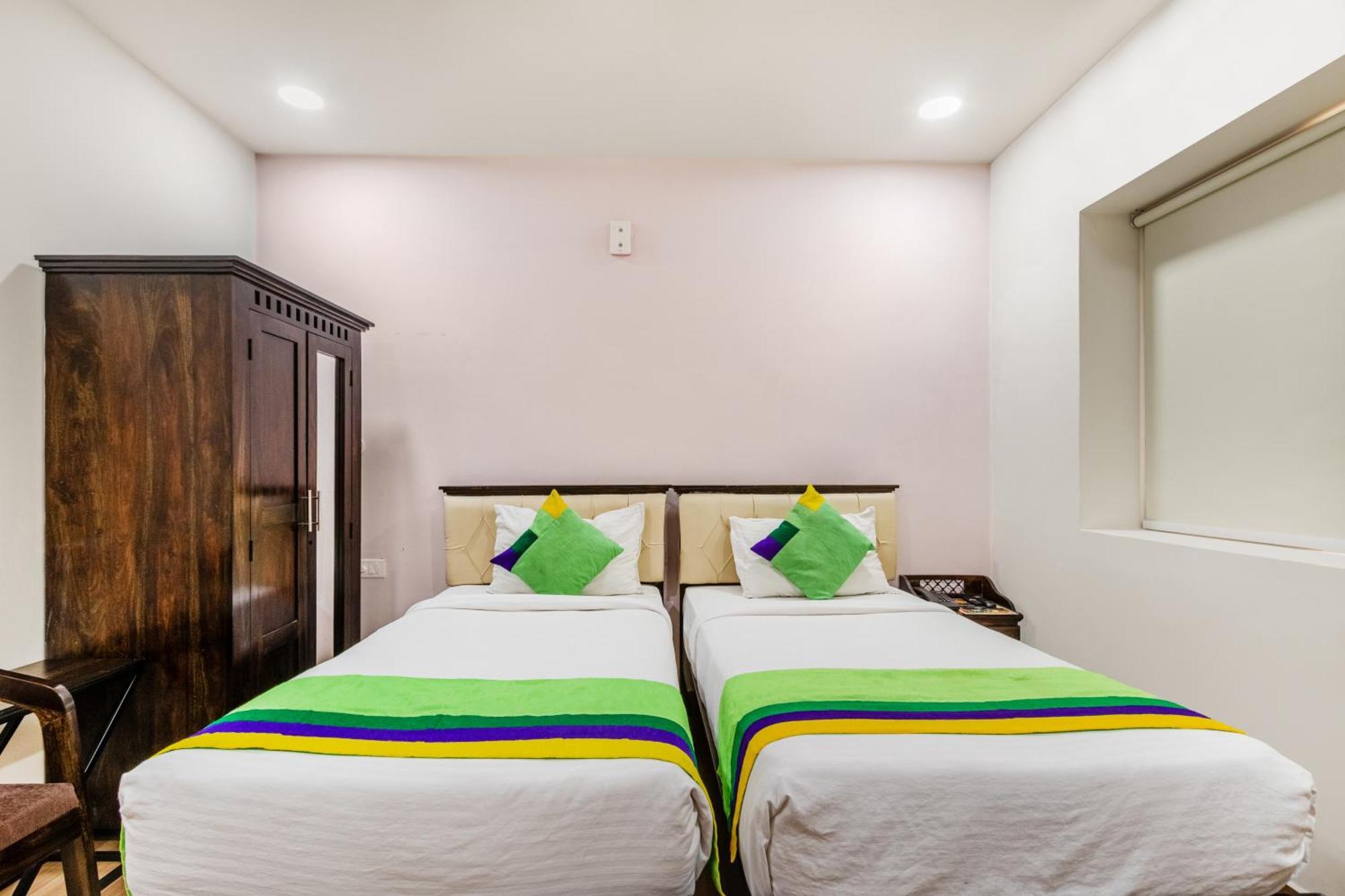 Hotel Treebo Purple Square Hyderabad Exterior foto
