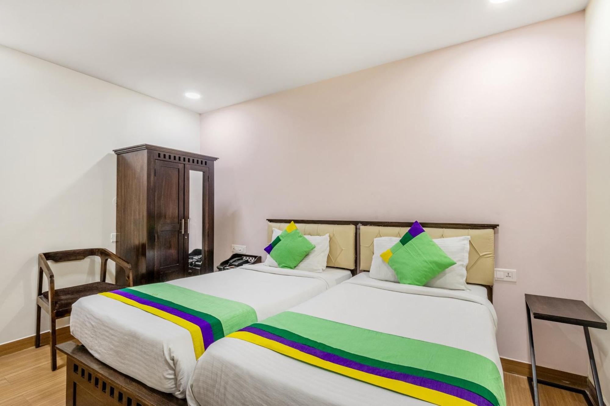Hotel Treebo Purple Square Hyderabad Exterior foto