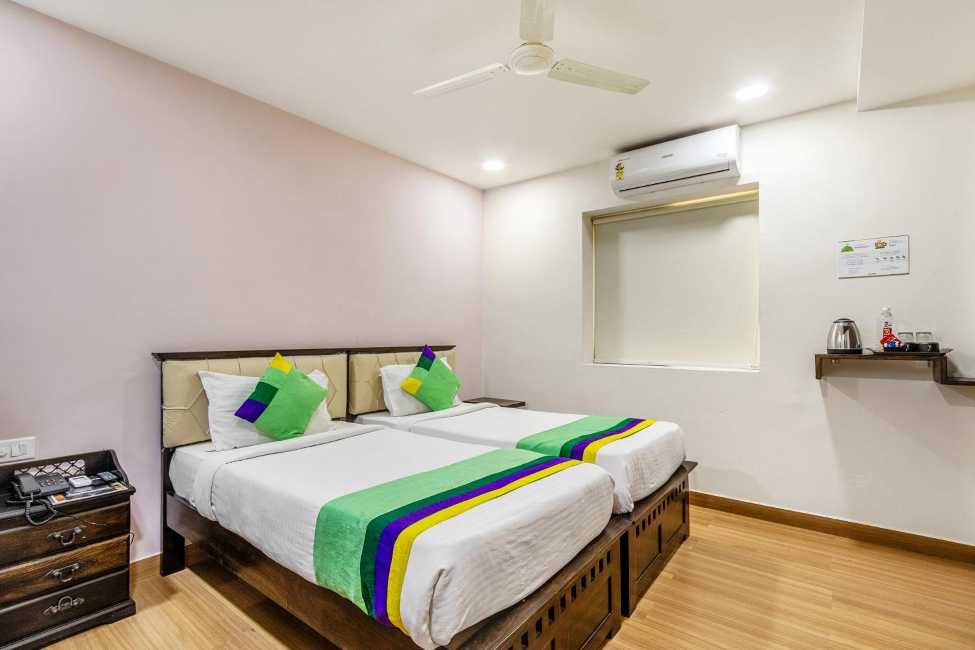 Hotel Treebo Purple Square Hyderabad Exterior foto