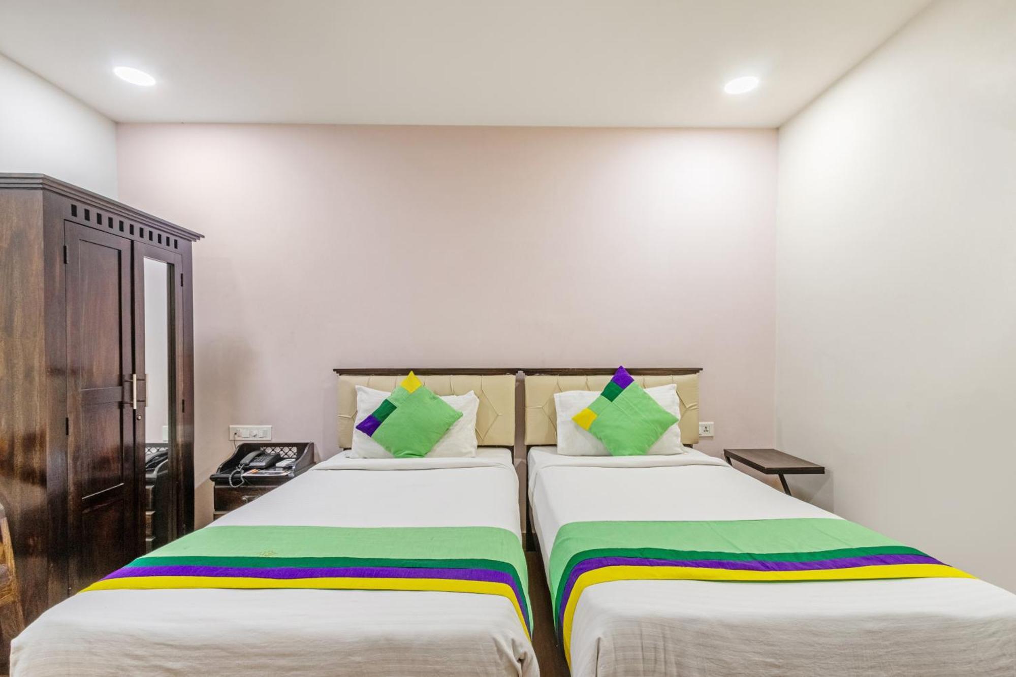 Hotel Treebo Purple Square Hyderabad Exterior foto
