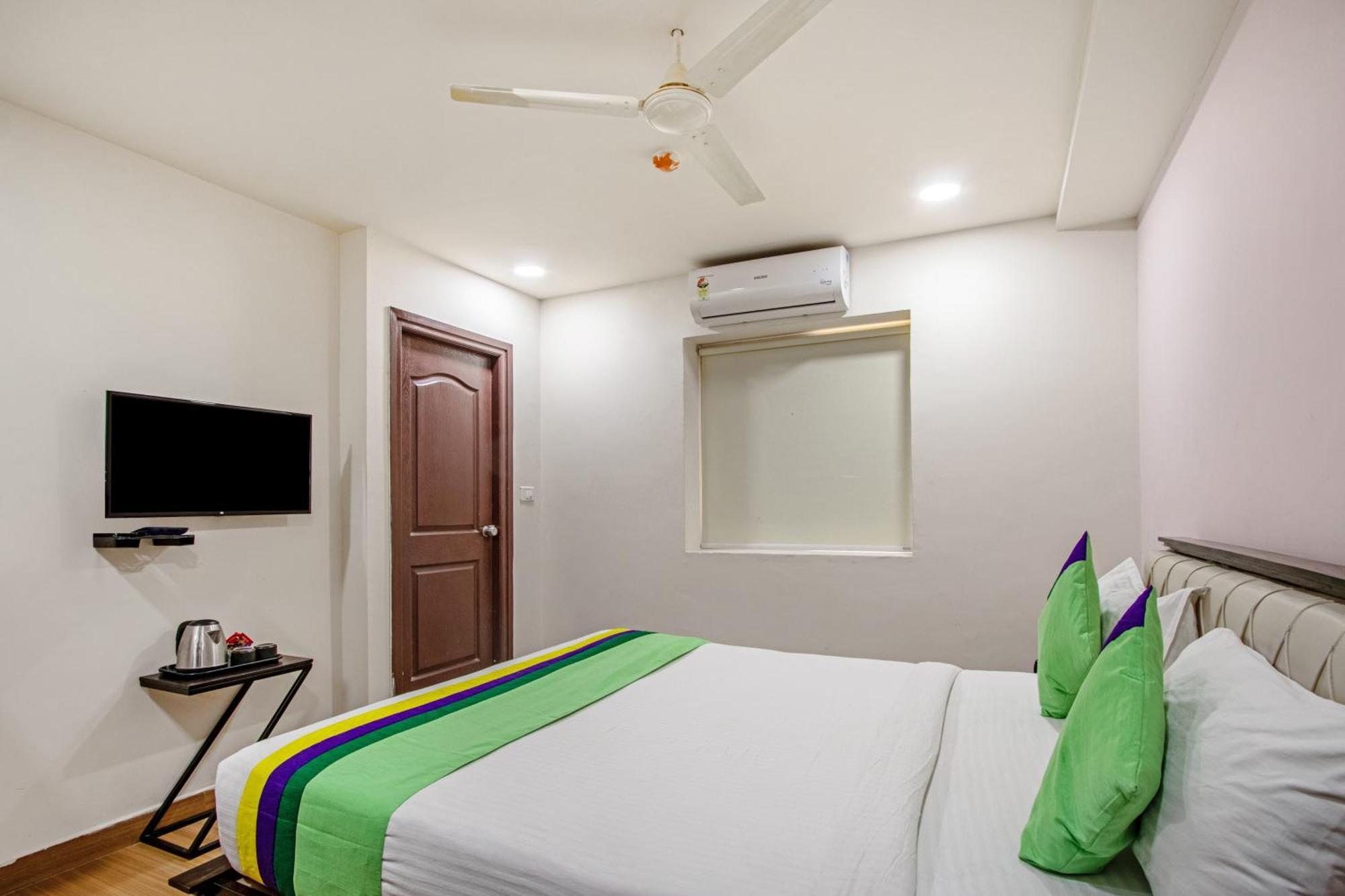 Hotel Treebo Purple Square Hyderabad Exterior foto