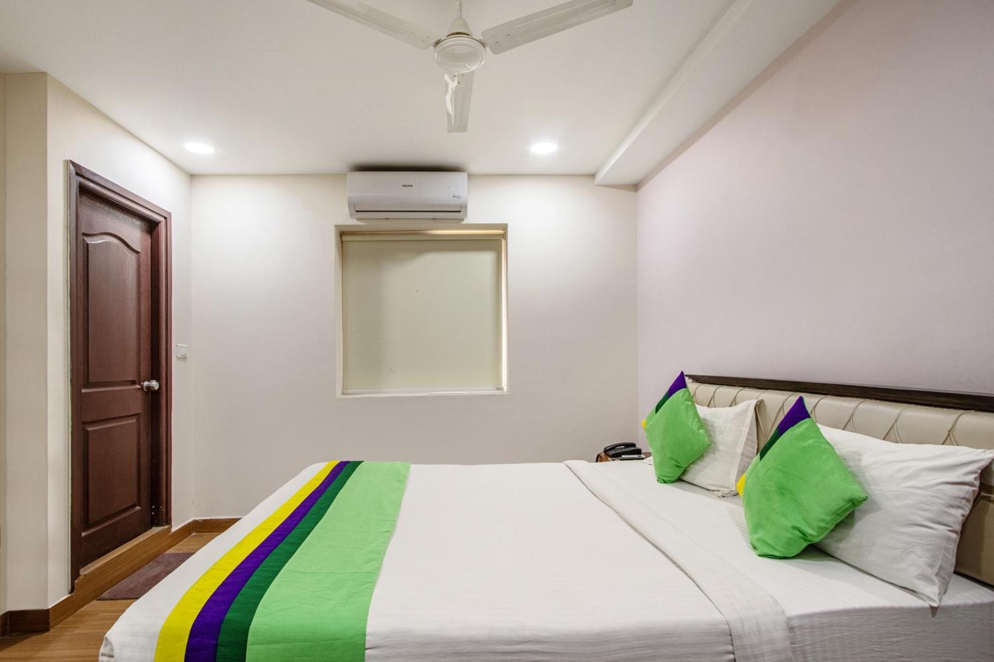 Hotel Treebo Purple Square Hyderabad Exterior foto
