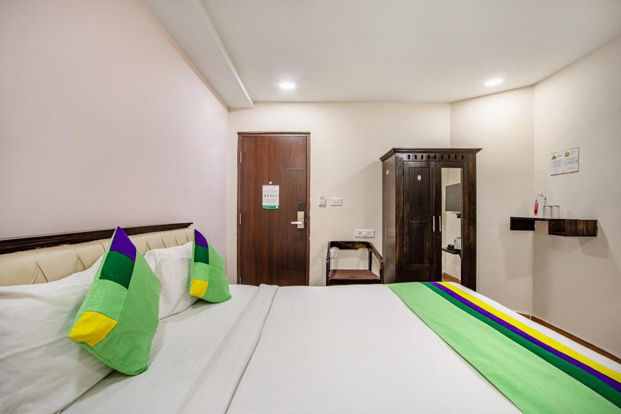 Hotel Treebo Purple Square Hyderabad Exterior foto
